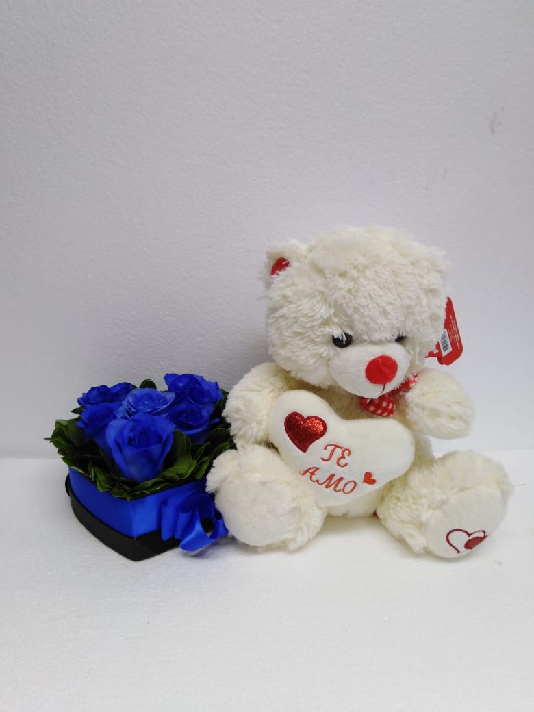 6 Rosas Azules en Caja Corazn y Peluche con corazn 30cm